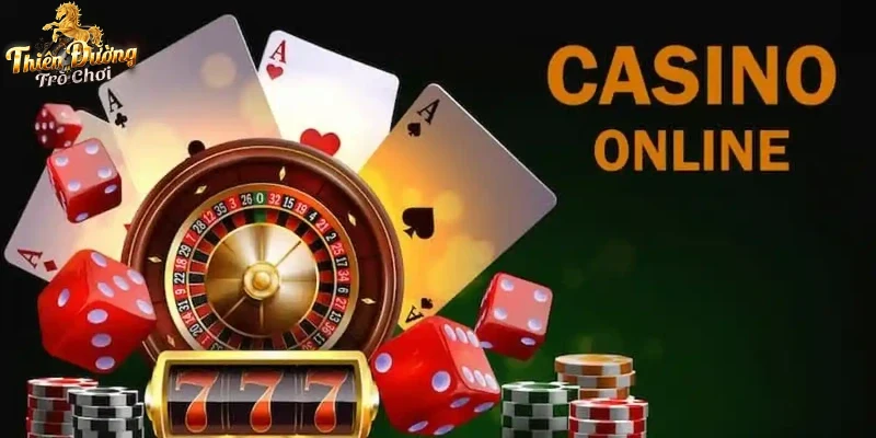 Người chơi trải nghiệm thực tế Game bài 3 cây cùng điện thoại thông minh